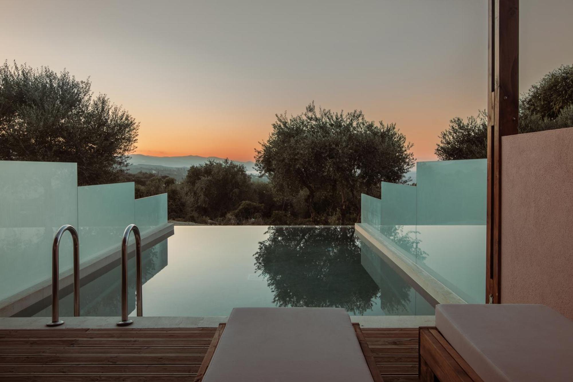 Elegance Luxury Executive Suites - Adults Only Tragaki Exterior photo